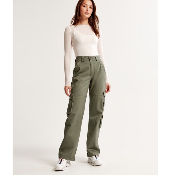 Abercrombie & Fitch Pants - Abercrombie & Fitch Relaxed Cargo Pant Size 10 30s Short Green NWT